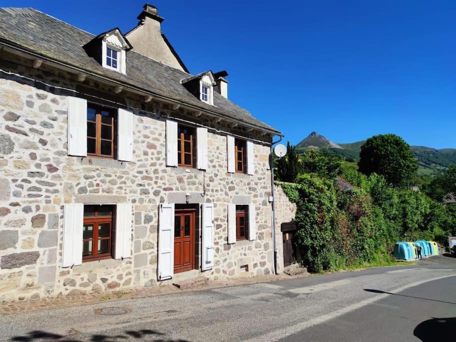 Maison Familiale Et Authentique Saint-Jacques-des-Blats Luaran gambar